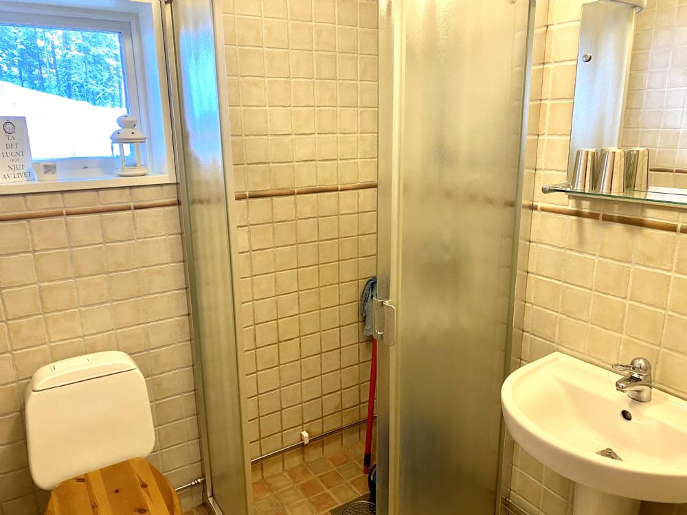 Dusch, WC med golvvrme 
