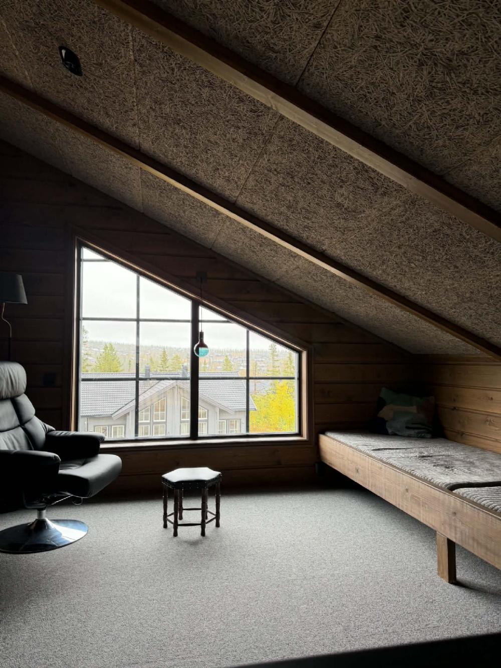 Loft med två 90 sängar