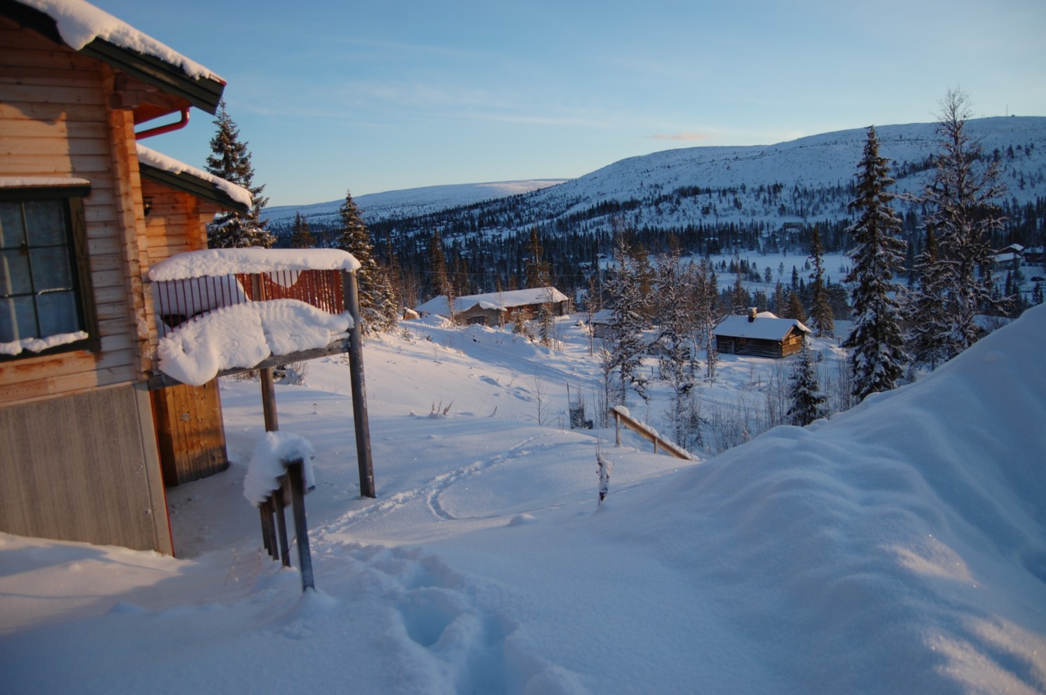 Gångväg ner till Nils Petters väg