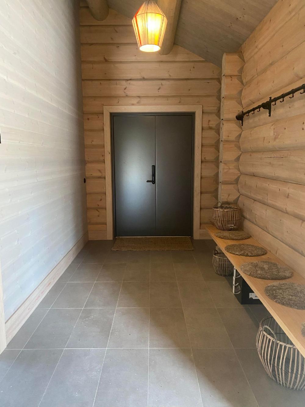 Huvudentré som rymmer det mesta.